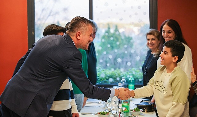 Şehit yakınları ve gazilerle iftar yemeğinde buluşan Buca Belediye Başkanı