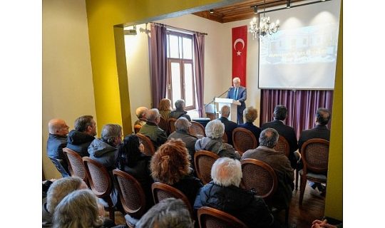 Burhaniye Belediyesi Kent Arşivi’nde, Burhaniye Belediye Başkanı Ali Kemal Deveciler’in