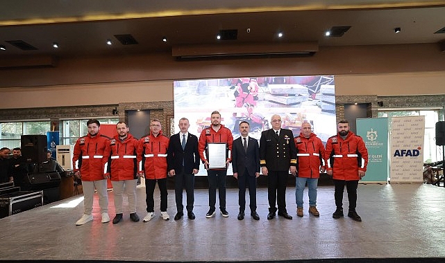 Kocaeli Büyükşehir Belediye Başkanı Tahir Büyükakın, AFAD’ın eğitimlerine katılan arama-kurtarma