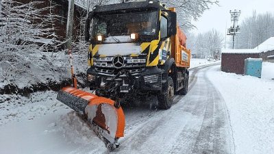 Kocaeli Büyükşehir Belediyesi, yüksek kesimlerde etkili olan soğuk ve kar