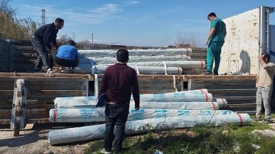 Antalya Büyükşehir Belediyesi afetten zarar gören üreticilerin yanında olmayı sürdürüyor.