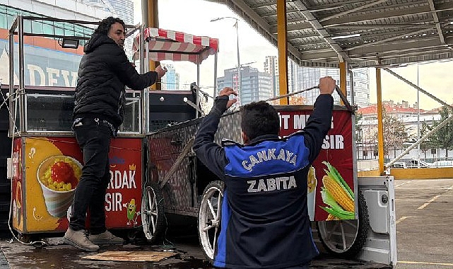 Çankaya Belediyesi, yayaların kamusal alanları güvenli ve engelsiz biçimde kullanabilmesi