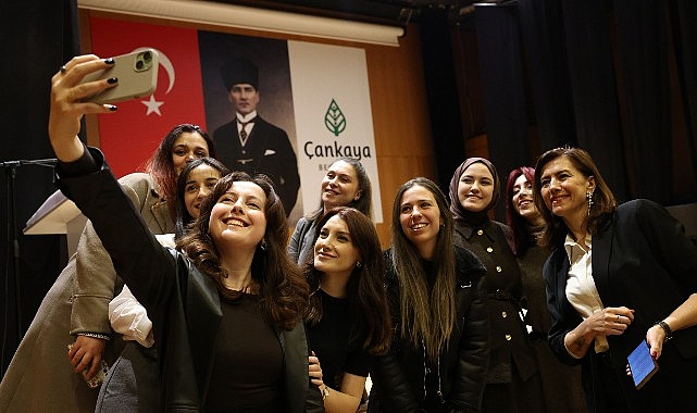 Çankaya Belediyesi’nin liseye geçiş ve üniversiteye hazırlık grupları öğrencilerine Milli