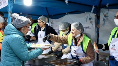 Ramazan ayı dolayısıyla Didim Belediyesi tarafından düzenlenen iftar programı, Fevzipaşa