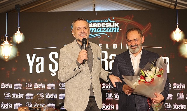 İstanbul Bayrampaşa Belediyesi’nin Kardeşlik Ramazanı programında sahne alan Dursun Ali