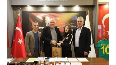 Genç yaşına rağmen ulusal ve uluslararası arenada elde ettiği şampiyonluklarla