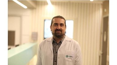 Üsküdar Üniversitesi NPİSTANBUL Hastanesi Nöroloji Uzmanı Dr. Celal Şalçini, gençlik