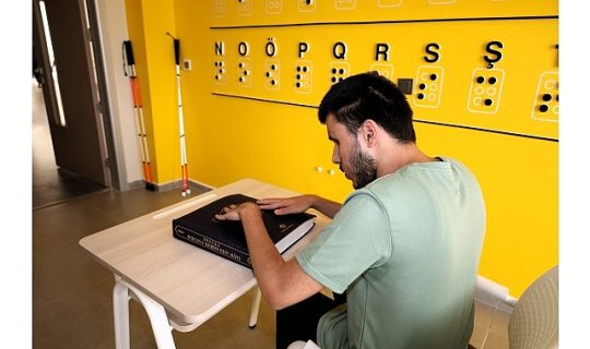 Kocaeli Büyükşehir Belediyesi bünyesinde hizmet veren Gonca Engelsiz Yaşam Merkezi,