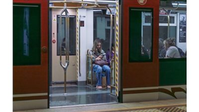 İzmir Metrosu’nun Fahrettin Altay İstasyonu’nda yürütülen makas değişim çalışmaları tamamlandı.