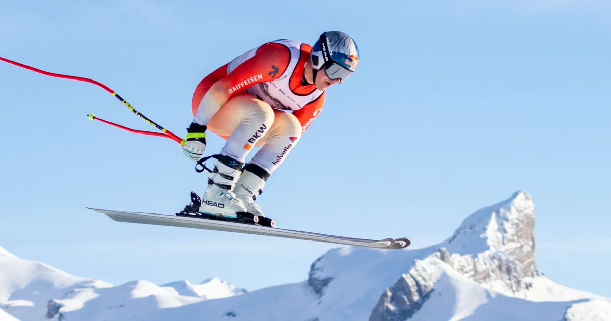 İsviçreli kayakçı Franjo von Allmen, Crans Montana’da düzenlenen Downhill yarışını