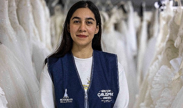 Ekonomik krizin genç çiftleri evlilikten uzaklaştırdığı bu dönemde İzmir Büyükşehir