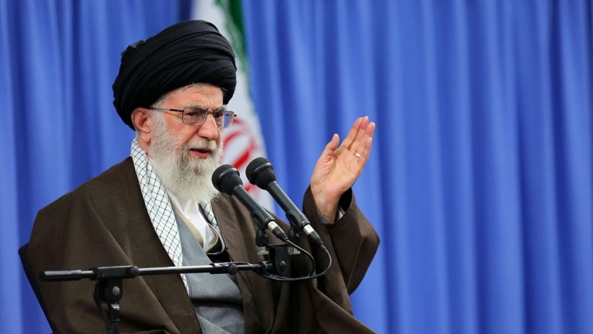 İran Dini Lideri Ayetullah Ali Hamaney, ABD'nin tehditlerine sert karşılık