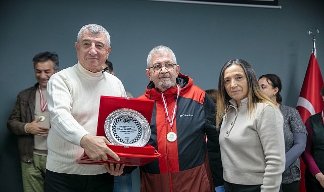 Güzelbahçe Belediyesi Sağlıklı Yaş alma Merkezi Birinci Satranç Turnuvası düzenlendi.