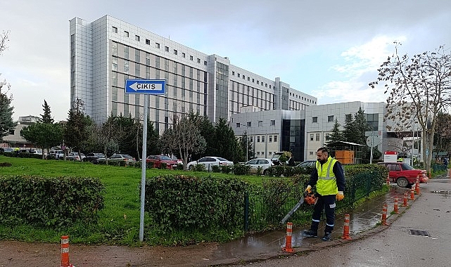 Kocaeli Büyükşehir Belediyesi, kent genelinde sürdürdüğü çevre düzenleme ve bakım
