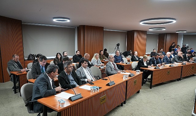 Maltepe Belediyesi’nin hayata geçirdiği Halk Market projesi, yerel üreticiler ve