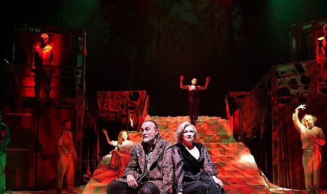 İstanbul Büyükşehir Belediyesi Şehir Tiyatroları, 2025-2026 tiyatro sezonunun yeni haftasında 14 oyunla