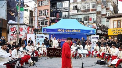 Kocaeli Büyükşehir Belediyesi, Ramazan ayını İzmit’te düzenlediği ilahi programıyla karşıladı