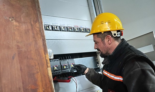 Konak Belediyesi’nin işverenle iş arayanları buluşturan istihdam köprüsü İş’te Konak