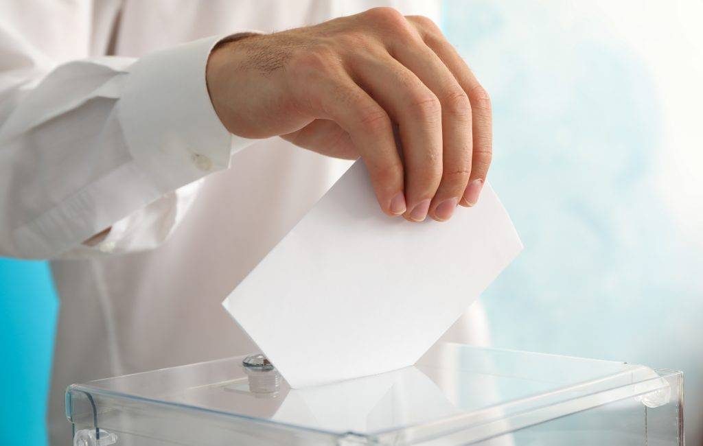 İzmir Tabip Odası seçimlerinin önümüzdeki nisan ayında yapılması planlanıyor. Seçimleri