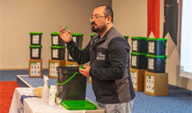 İzmir Büyükşehir Belediye Başkanı Dr. Cemil Tugay’ın başlattığı ücretsiz kompost