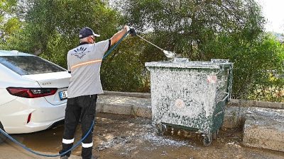 Karabağlar Belediyesi, ilçeyi daha temiz ve sağlıklı hale getirmek amacıyla