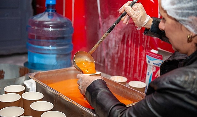 Karşıyaka Belediyesi’nin kış aylarının başından bu yana sürdürdüğü sıcak çorba