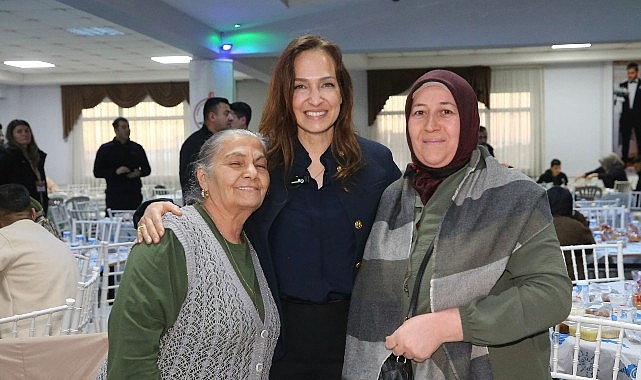 Karşıyaka Belediyesi, Ramazan ayının ilk iftar organizasyonunda Cumhuriyet Mahallesi’nde yaşayan