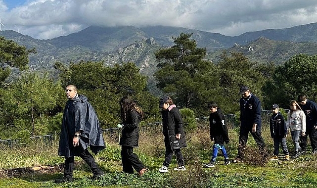 Karşıyaka Belediyesi bünyesinde yetişen genç izciler, doğa harikası Yamanlar’da heyecan