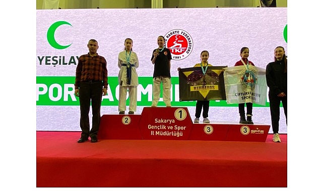 Kartepe Belediyespor Kulübü, karate branşındaki başarı grafiğini yükseltmeye devam ediyor.
