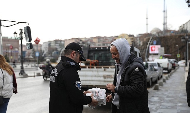 Keçiören Belediyesi, Berat Kandili dolayısıyla ilçenin birçok noktasında vatandaşlara kandil