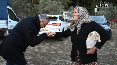 Kemer Belediye Başkanı Necati Topaloğlu ev sahipliğinde düzenlenen iftar programları,
