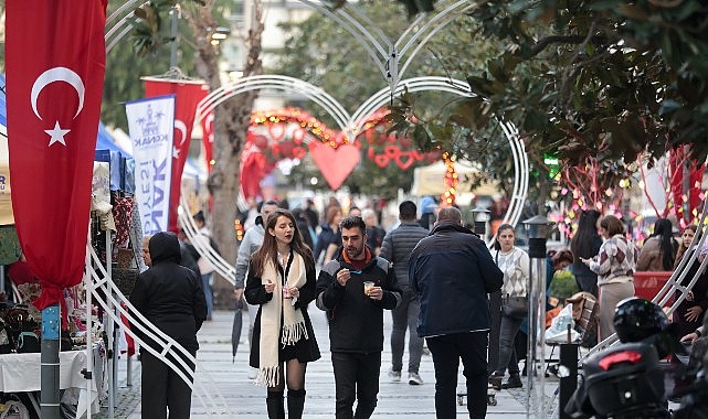 Konak Belediyesi’nin ilgiyle beklenen Sevgililer Günü El Emeği Kermesi başladı