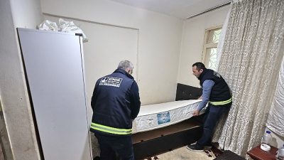 Vatandaşların kullanmadıkları 2. el ev eşyalarını evlerinden alarak ihtiyaç sahibi