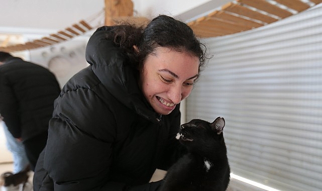 Dünya Kediler Günü’nde, Konak Engelsiz Yaşam Köyü öğrencilerini konuk eden