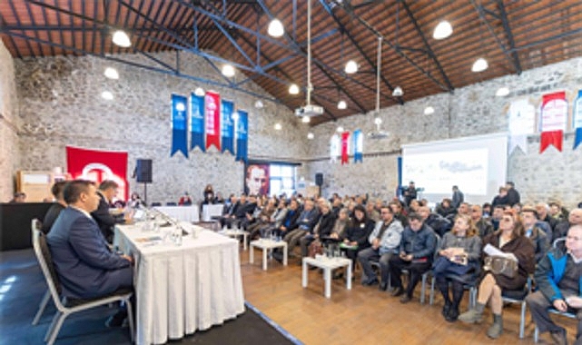 İzmir Büyükşehir Belediye Başkanı Dr. Cemil Tugay, İzmir tarımını kooperatifler