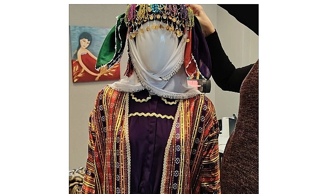 Lüleburgaz’a bağlı Yenibedir köyüne ait geleneksel gelinlik, gelin başlığı ve