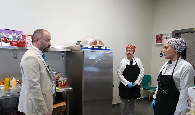 Maltepe Belediyesi, ilçedeki okullarda öğrenci sağlığını korumak amacıyla kantin denetimlerini