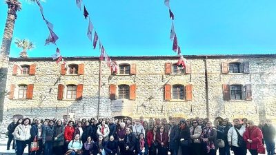 Manisa Büyükşehir Belediyesi’nin kültür gezileri kapsamında düzenlediği ziyaretlerle Manisalı vatandaşlar,