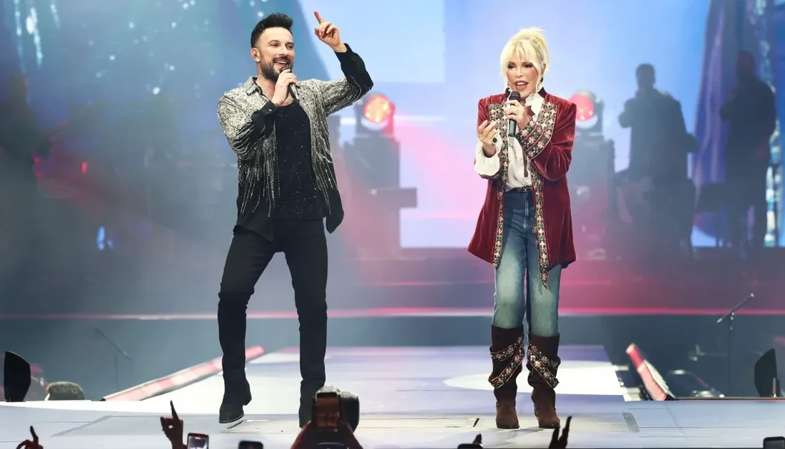 Tarkan’ın 10 konserlik serisinin 8’inci gecesi, yıllarca hatırlanacak anlara sahne