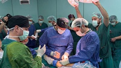 Menisküs cerrahisinde güncel yaklaşımların ele alındığı sempozyum, alanında uzman isimlerin