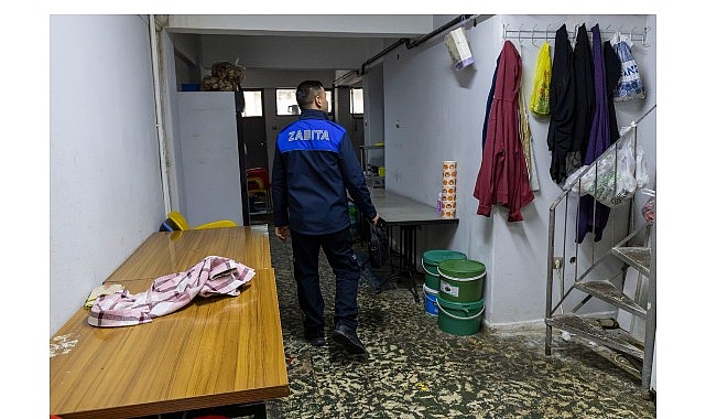 Karşıyaka Belediyesi Zabıta Müdürlüğü, “merdiven altı üretim” ihbarı üzerine bir