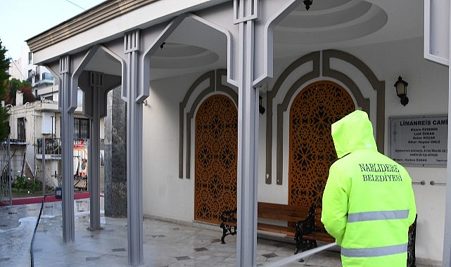 Narlıdere Belediyesi, vatandaşların ibadetlerini sağlıklı ve huzurlu bir ortamda gerçekleştirebilmesi