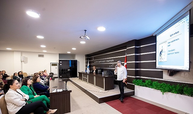 Narlıdere Belediyesi, toplumun her kesimini yakından ilgilendiren “Kuşaklar, Toplumsal Dönüşüm