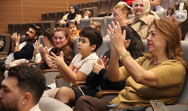 Kocaeli Büyükşehir Belediyesi’ne bağlı KO-MEK uygulamalı tiyatro branşı anlamlı bir