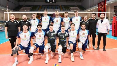 Arabica Coffee House Erkekler 1. Ligi’nde mücadele eden Osmangazi Belediyespor