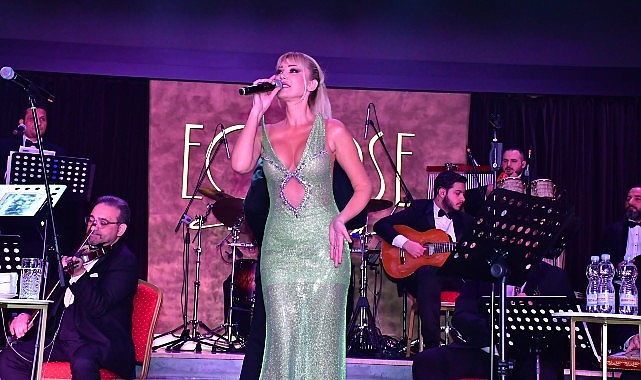 Türk pop müziğinin sevilen ismi Petek Dinçöz, 14 Şubat Sevgililer