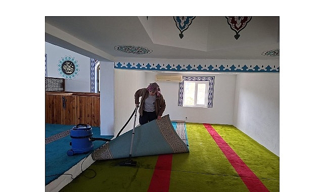 Kemer Belediyesi Temizlik İşleri Müdürlüğü ekipleri, mübarek Ramazan ayı öncesi