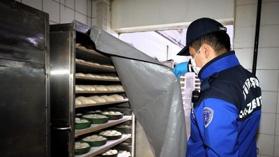 Kocaeli Büyükşehir Belediyesi Zabıta Dairesi Başkanlığı’na bağlı ekipler, vatandaşların sağlığını