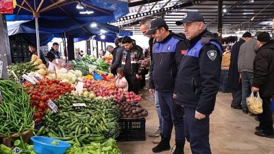 Kartepe Belediyesi Zabıta Müdürlüğü ekipleri, Ramazan ayıyla birlikte artan alışveriş