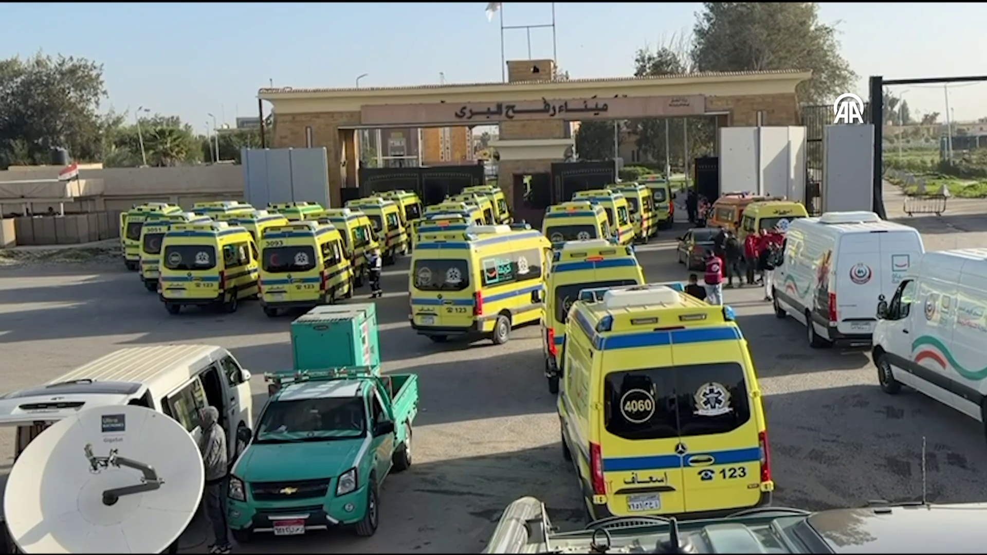 Gazze ile Mısır arasındaki Refah Sınır Kapısı deneme amaçlı açıldı.